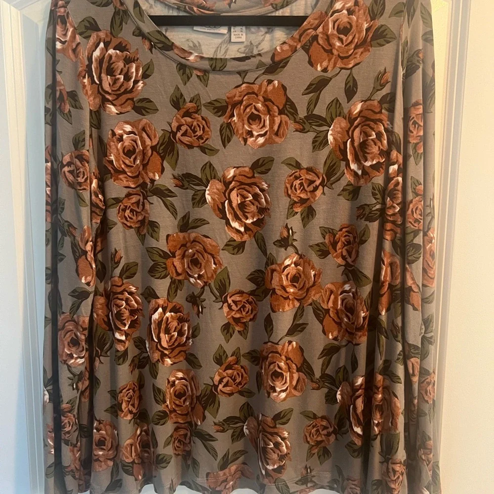 LOGO by Lori Goldstein Multicolor Floral Top - Picture 2 of 3